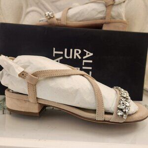 Naturalizer Macy Sandals. NIB. Soft Smooth. Leather. Size 5.5